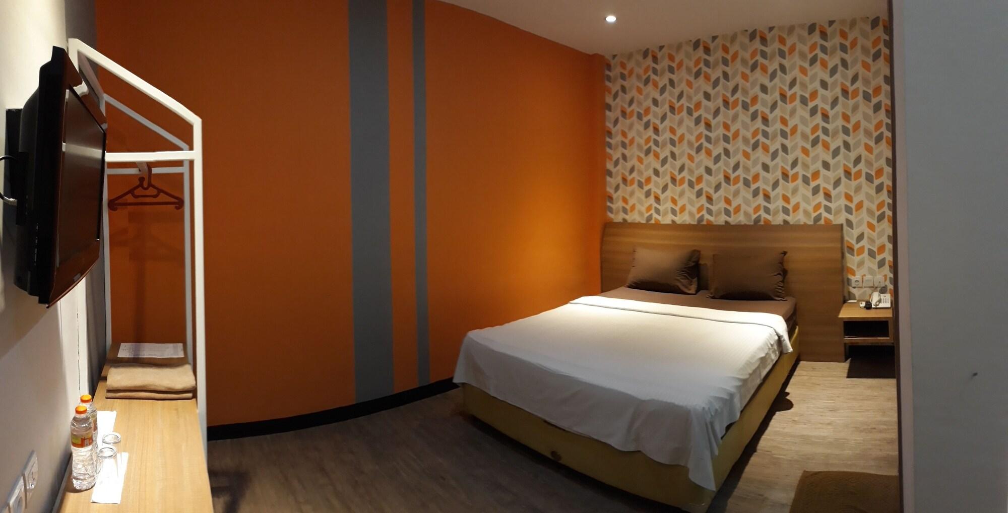 Kama Hotel 2*