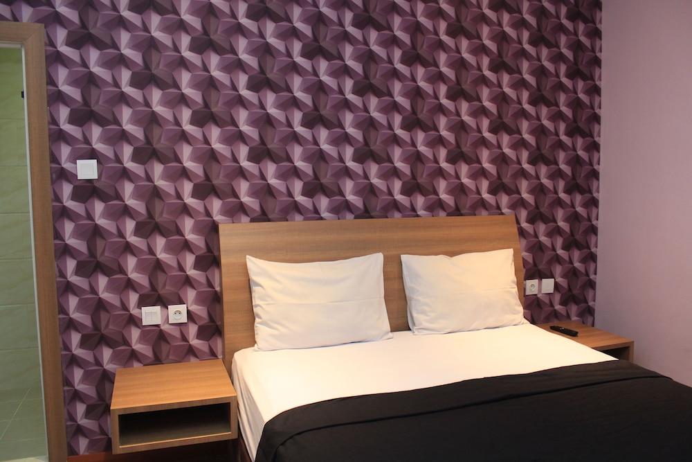 Kama Hotel 2*